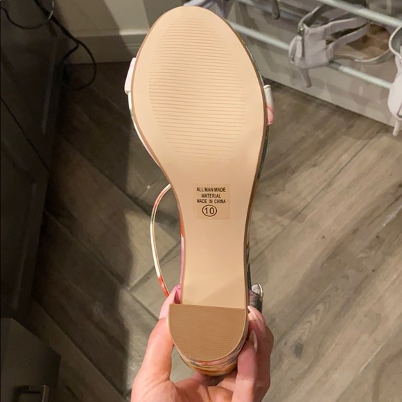 Floral chunky heel - Picture 2 of 3